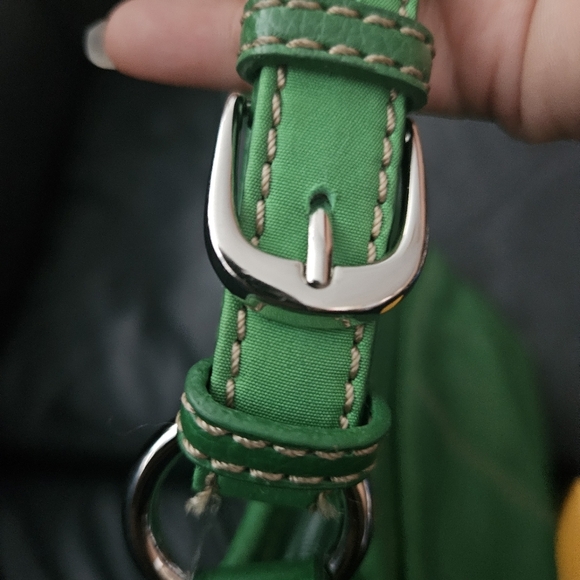 The Sak Green 100% Pebbled Leather East West Small Boho Shoulder Bag Purse Bag - Picture 6 of 15